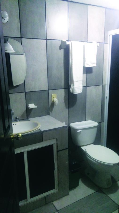 טמאסופו Hotel Falcon מראה חיצוני תמונה