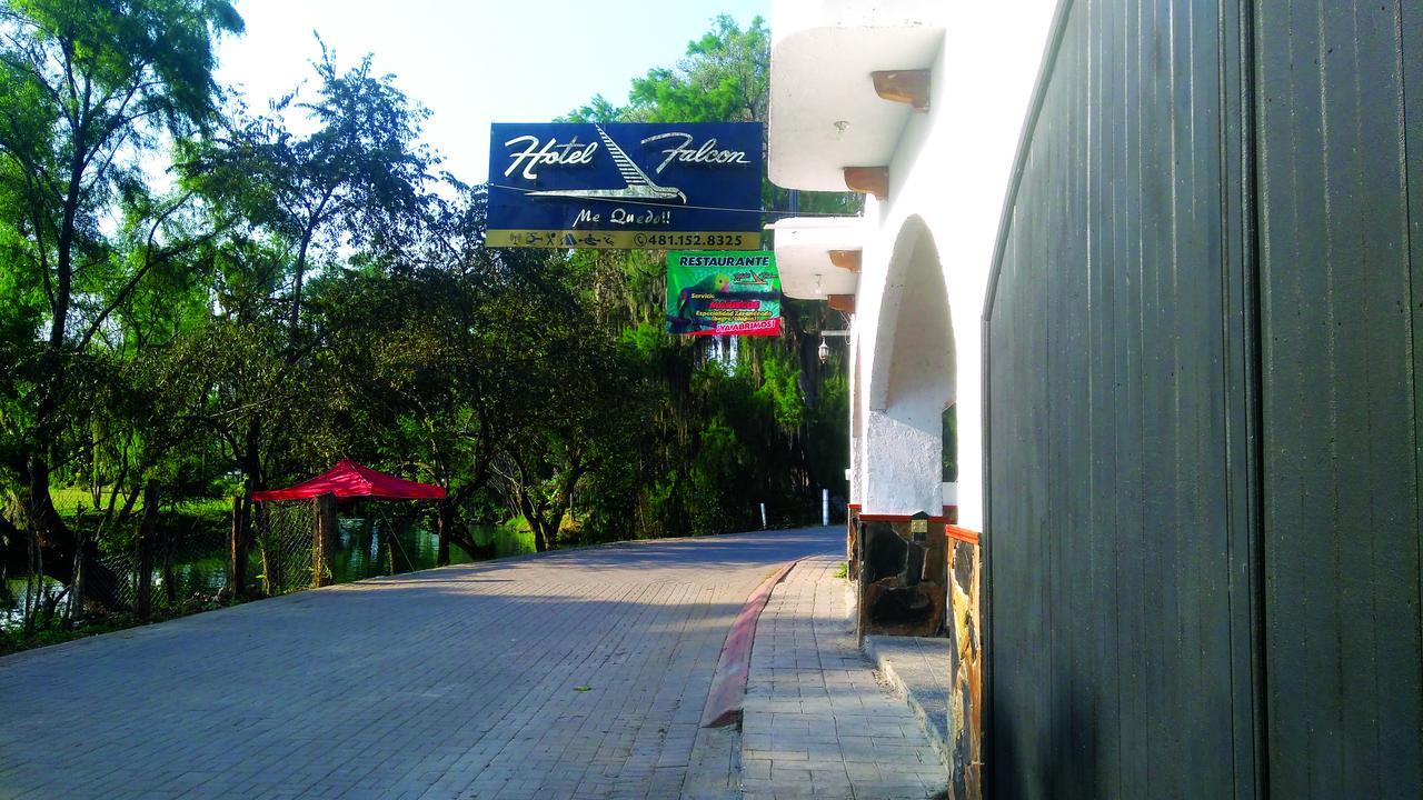 טמאסופו Hotel Falcon מראה חיצוני תמונה